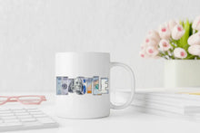 Lade das Bild in den Galerie-Viewer, Bild der 'HUSTLE' Tasse mit dem motivierenden Schriftzug aus Dollarscheinen.
