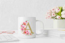 Lade das Bild in den Galerie-Viewer, Buchstabentasse Gold-Rosa Blumen