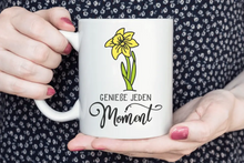 Lade das Bild in den Galerie-Viewer, Spruchtasse: Genieße jeden Moment