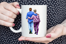 Lade das Bild in den Galerie-Viewer, Paar beim Spazieren