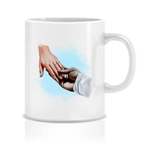 Lade das Bild in den Galerie-Viewer, Personalisierte Tasse_Hochzeit_Brautpaar Hände_Wish-Print