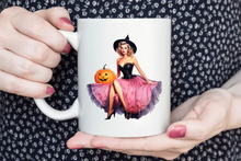 Lade das Bild in den Galerie-Viewer, Personalisierte Tasse von Wish Print mit Marilyn Pin up Halloween Motiv