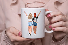 Lade das Bild in den Galerie-Viewer, Personalisierte Tasse von Wish Print mit Freundinnen in Halloween Outfit