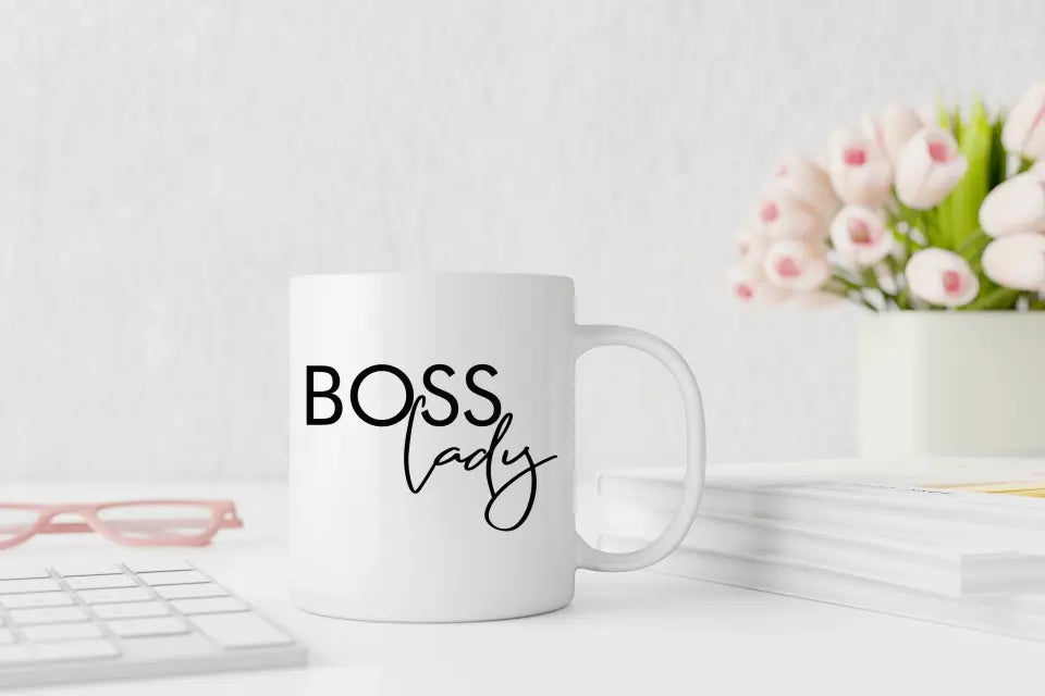Bild der Boss Lady Tasse mit dem selbstbewussten Schriftzug 'Boss Lady' in elegantem Design