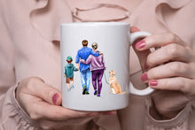 Lade das Bild in den Galerie-Viewer, Familie beim Spazieren

